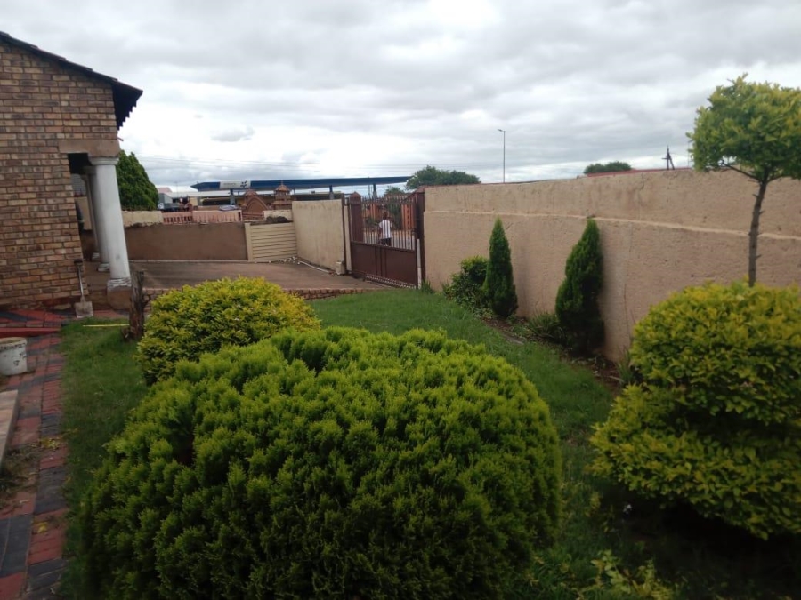 2 Bedroom Property for Sale in Soshanguve H Gauteng