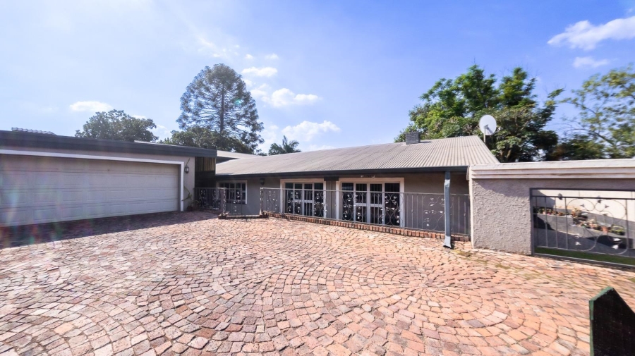 5 Bedroom Property for Sale in Pretoria Gardens Gauteng