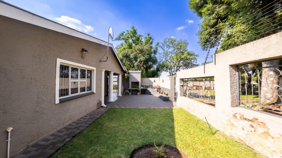 5 Bedroom Property for Sale in Pretoria Gardens Gauteng