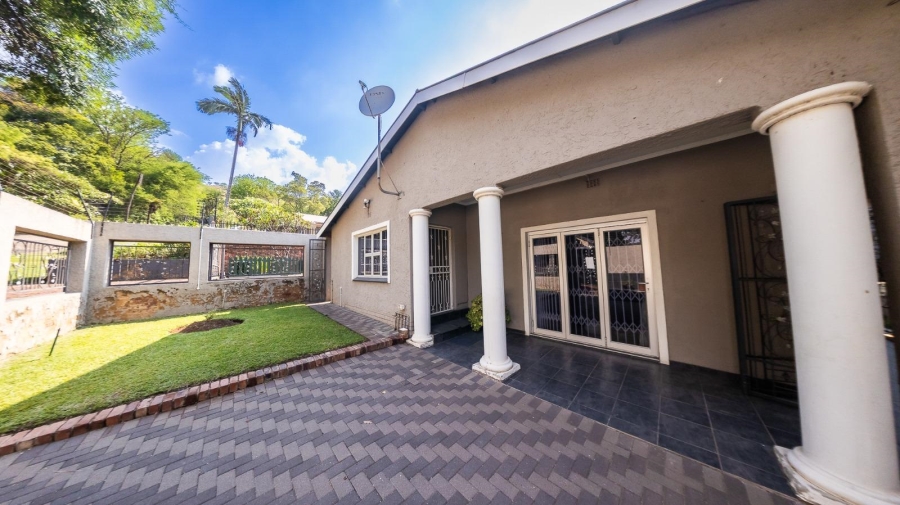 5 Bedroom Property for Sale in Pretoria Gardens Gauteng