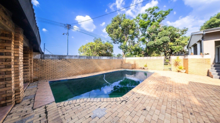 5 Bedroom Property for Sale in Pretoria Gardens Gauteng