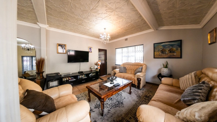 5 Bedroom Property for Sale in Pretoria Gardens Gauteng