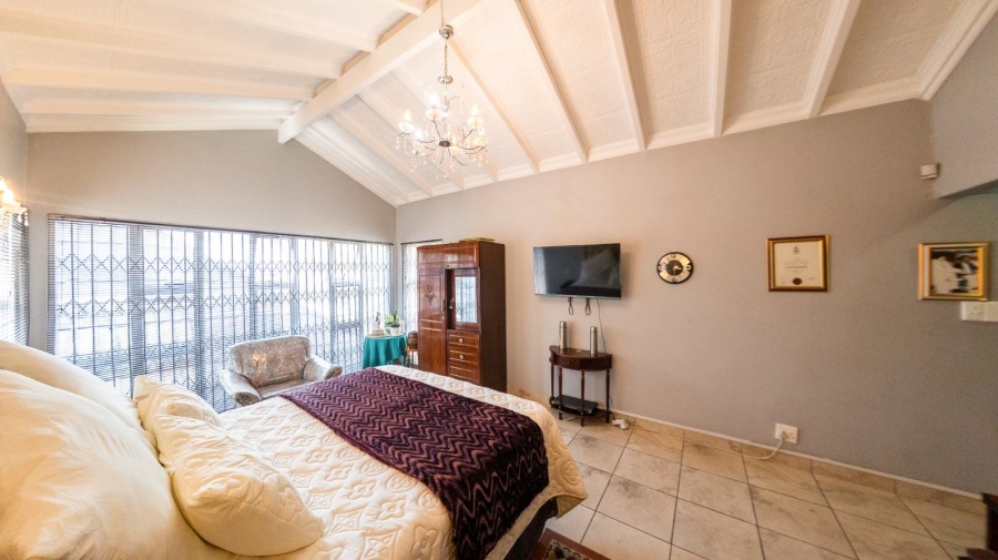 5 Bedroom Property for Sale in Pretoria Gardens Gauteng