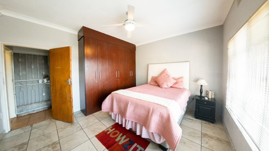 5 Bedroom Property for Sale in Pretoria Gardens Gauteng