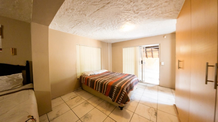 5 Bedroom Property for Sale in Pretoria Gardens Gauteng