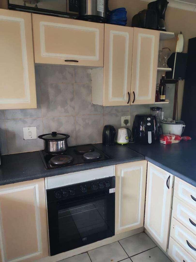 2 Bedroom Property for Sale in Die Hoewes Gauteng