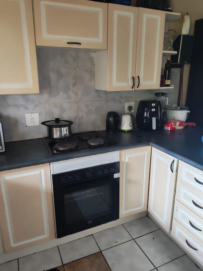 2 Bedroom Property for Sale in Die Hoewes Gauteng