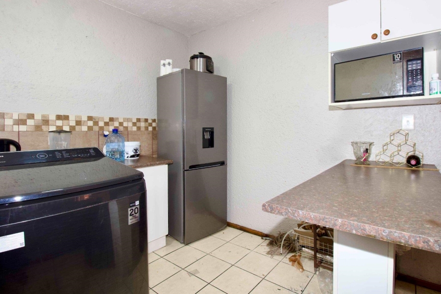 2 Bedroom Property for Sale in Die Hoewes Gauteng