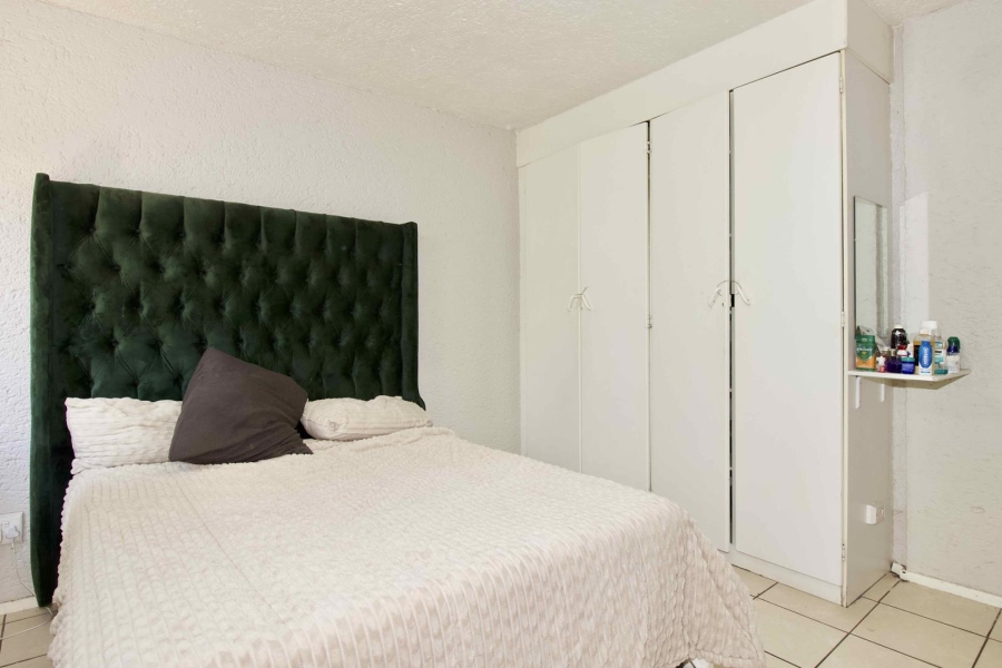 2 Bedroom Property for Sale in Die Hoewes Gauteng