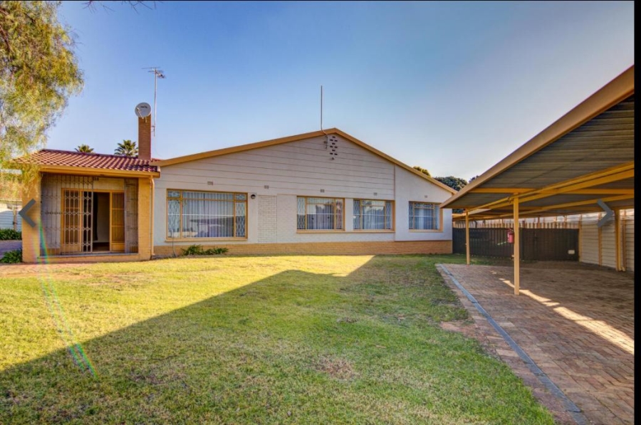 4 Bedroom Property for Sale in Aston Manor Gauteng