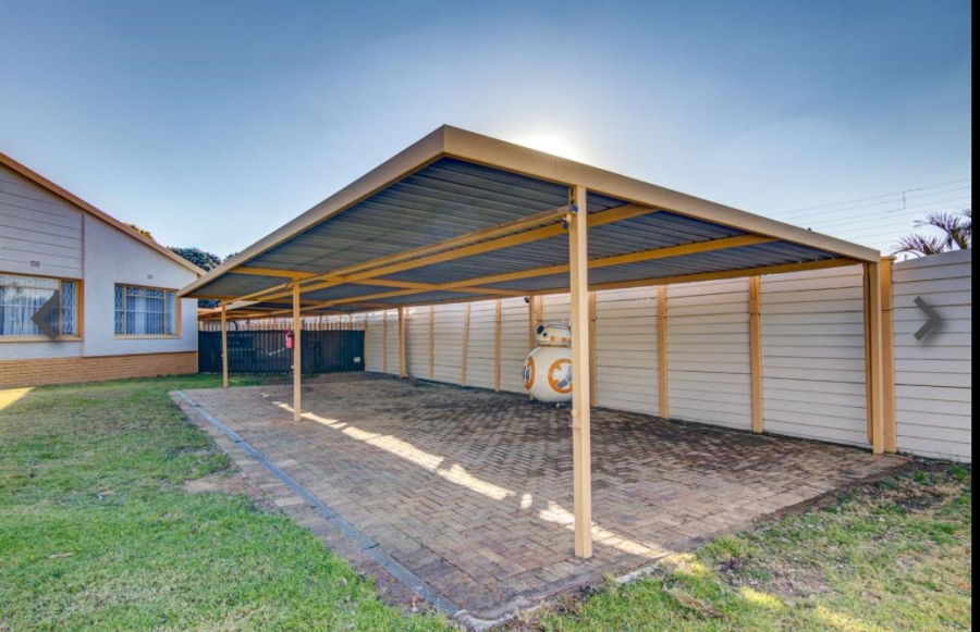 4 Bedroom Property for Sale in Aston Manor Gauteng