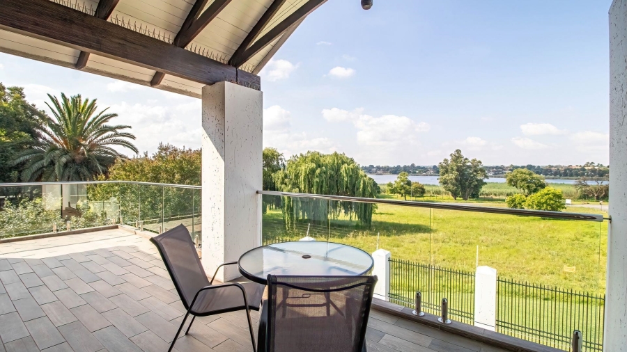 4 Bedroom Property for Sale in Lakefield Gauteng