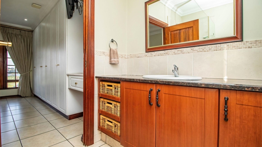 4 Bedroom Property for Sale in Lakefield Gauteng