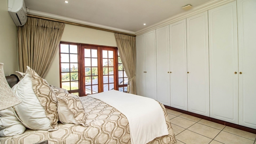4 Bedroom Property for Sale in Lakefield Gauteng