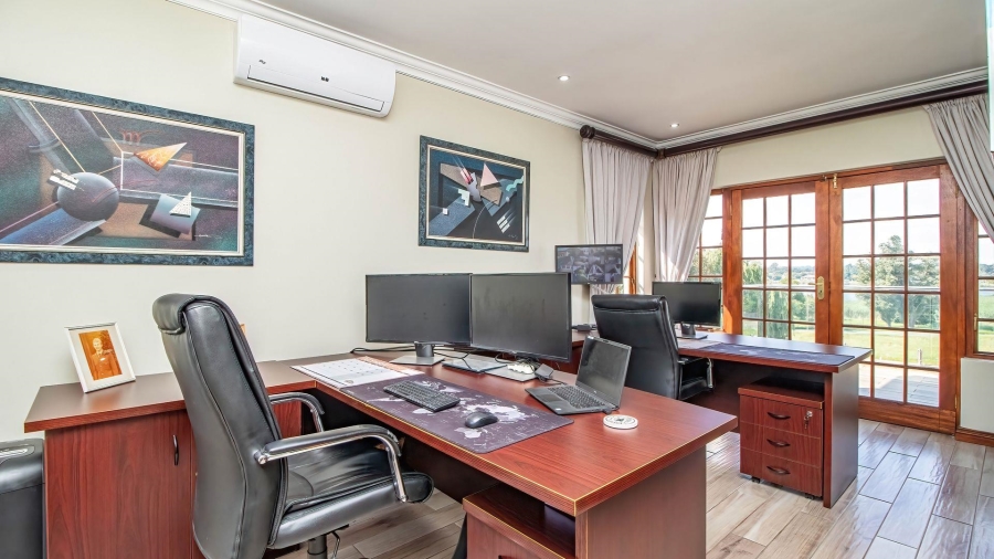 4 Bedroom Property for Sale in Lakefield Gauteng