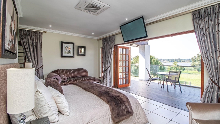 4 Bedroom Property for Sale in Lakefield Gauteng