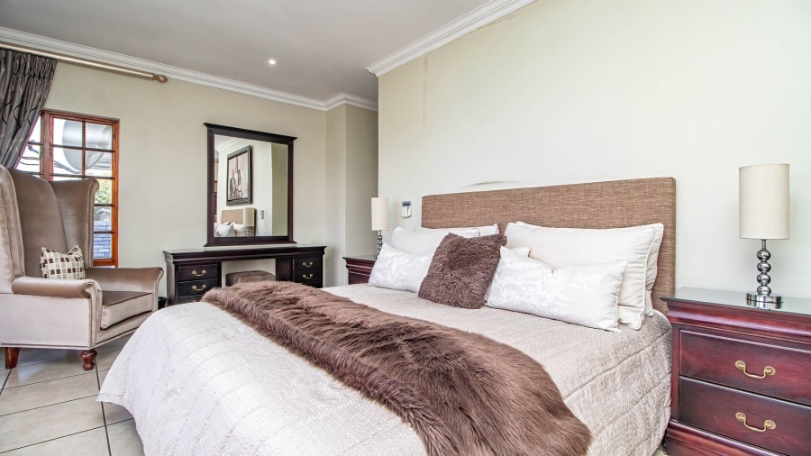 4 Bedroom Property for Sale in Lakefield Gauteng