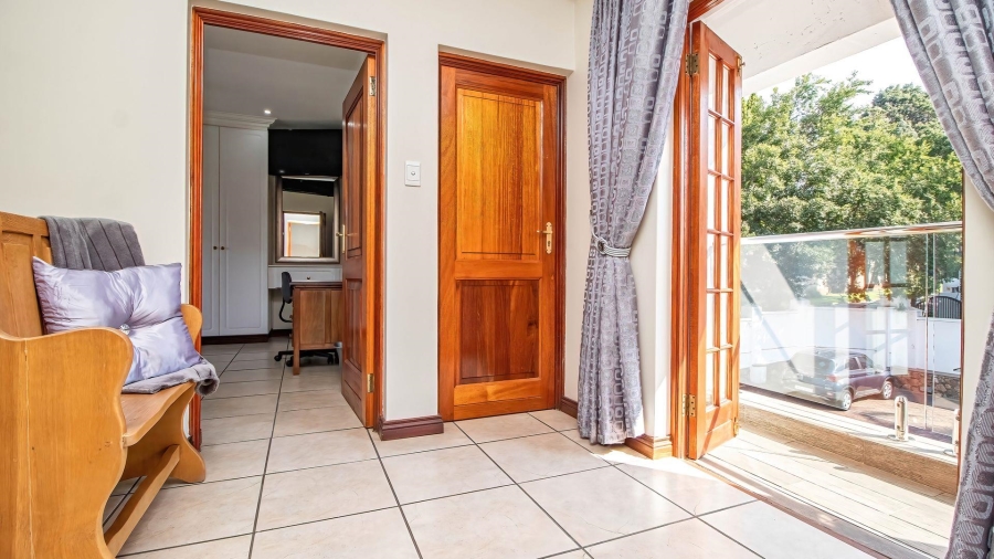 4 Bedroom Property for Sale in Lakefield Gauteng