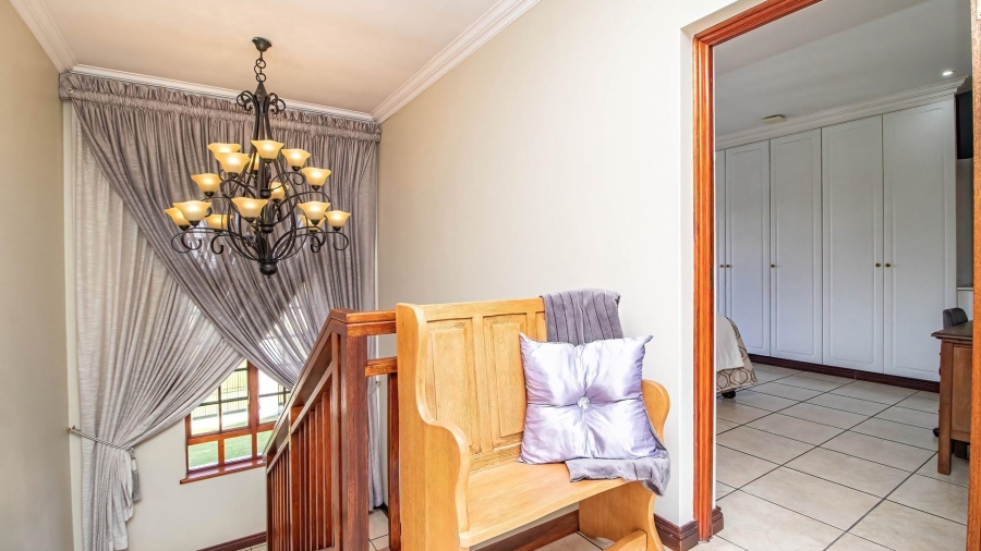 4 Bedroom Property for Sale in Lakefield Gauteng