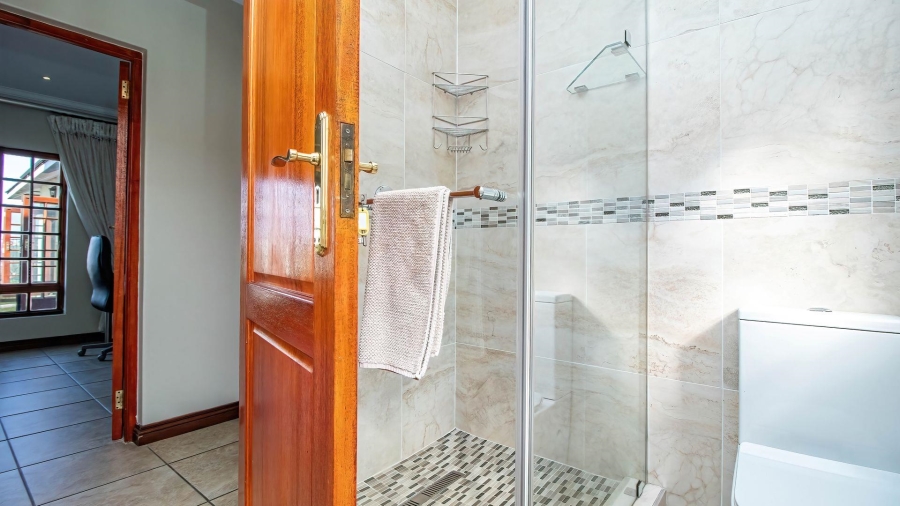 4 Bedroom Property for Sale in Lakefield Gauteng