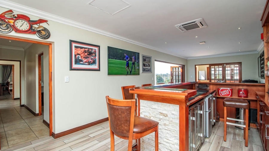 4 Bedroom Property for Sale in Lakefield Gauteng