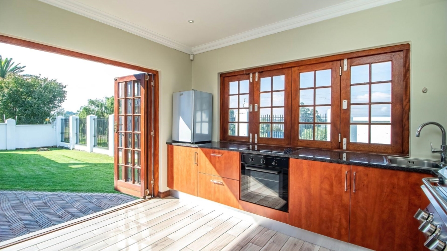 4 Bedroom Property for Sale in Lakefield Gauteng