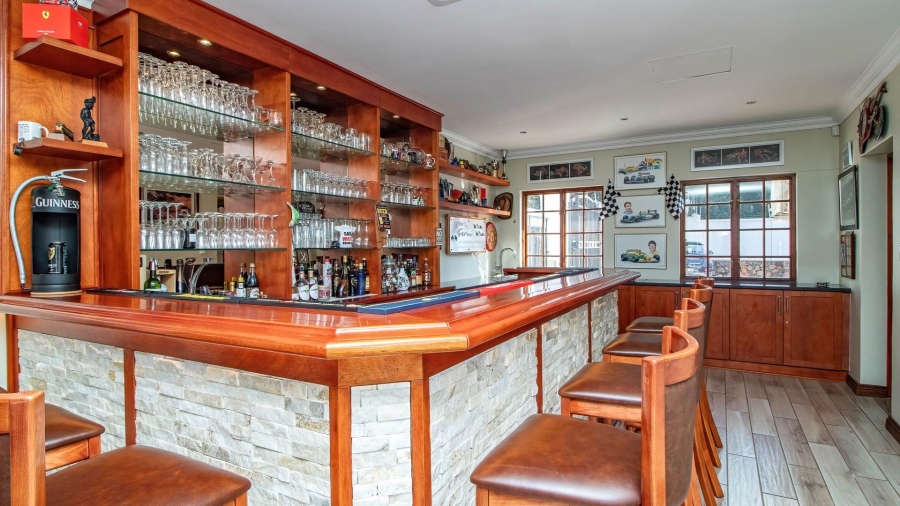 4 Bedroom Property for Sale in Lakefield Gauteng