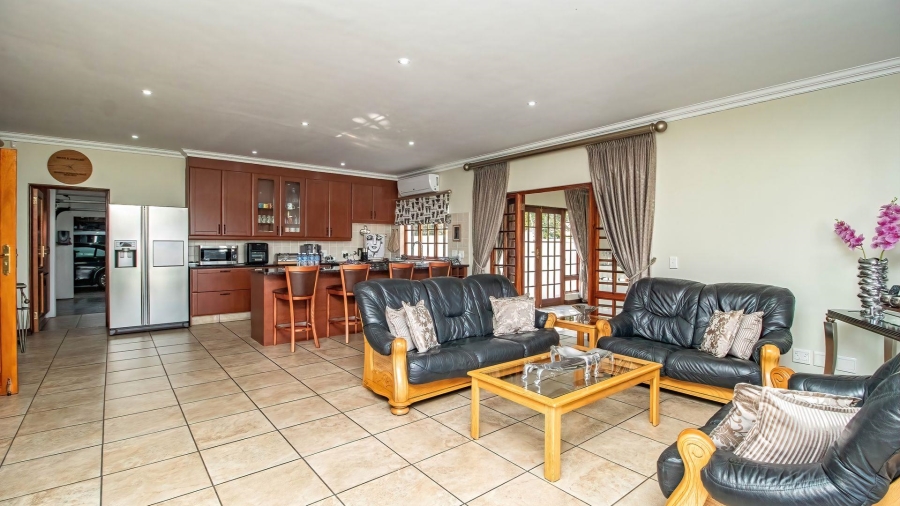 4 Bedroom Property for Sale in Lakefield Gauteng