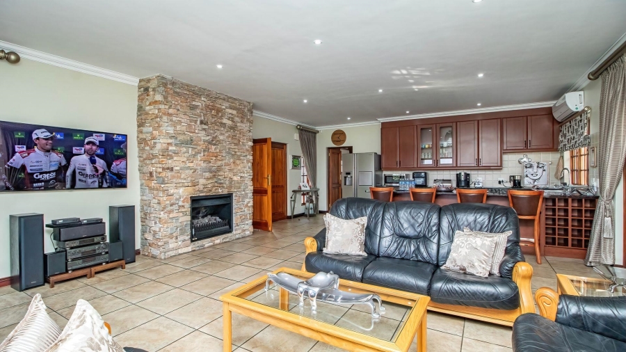 4 Bedroom Property for Sale in Lakefield Gauteng