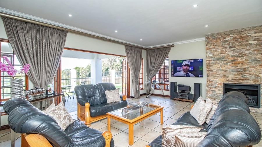 4 Bedroom Property for Sale in Lakefield Gauteng