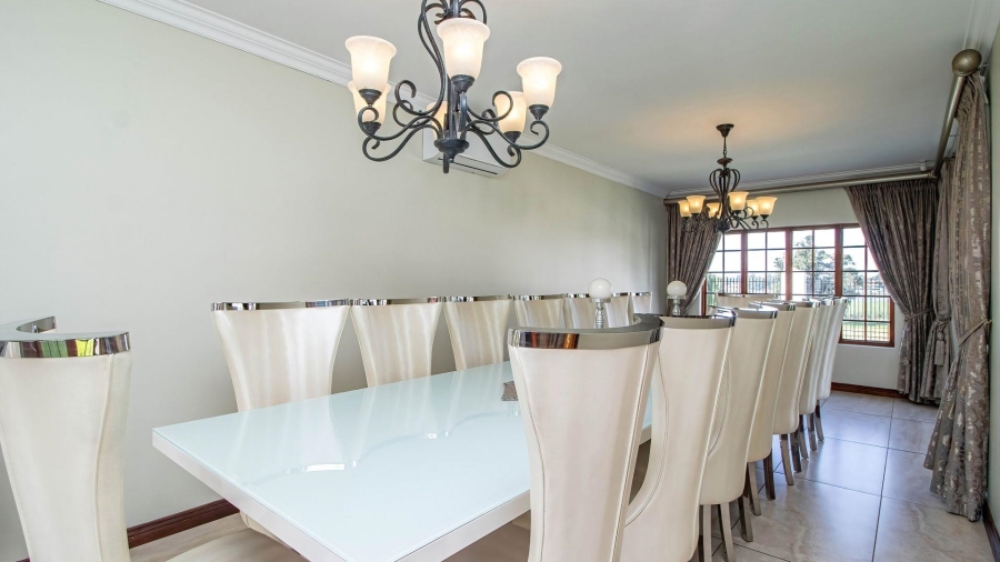 4 Bedroom Property for Sale in Lakefield Gauteng