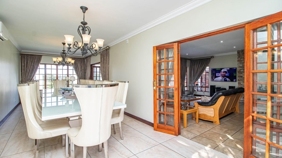 4 Bedroom Property for Sale in Lakefield Gauteng