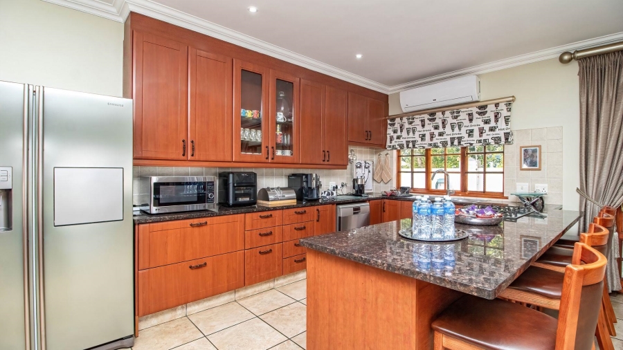 4 Bedroom Property for Sale in Lakefield Gauteng