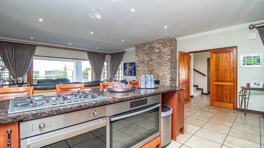 4 Bedroom Property for Sale in Lakefield Gauteng