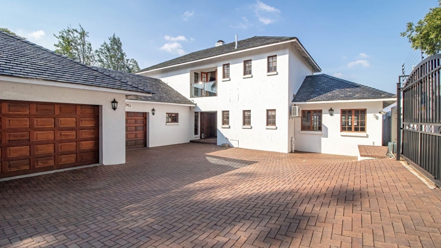 4 Bedroom Property for Sale in Lakefield Gauteng