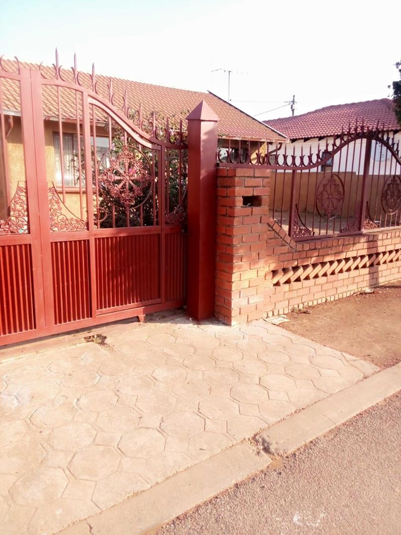 2 Bedroom Property for Sale in Mamelodi East Gauteng