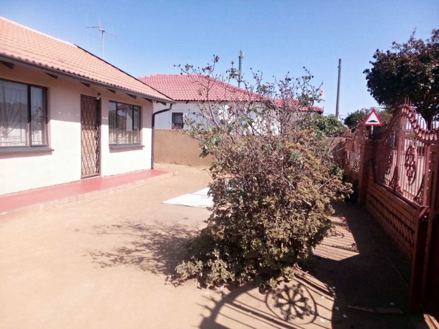 2 Bedroom Property for Sale in Mamelodi East Gauteng