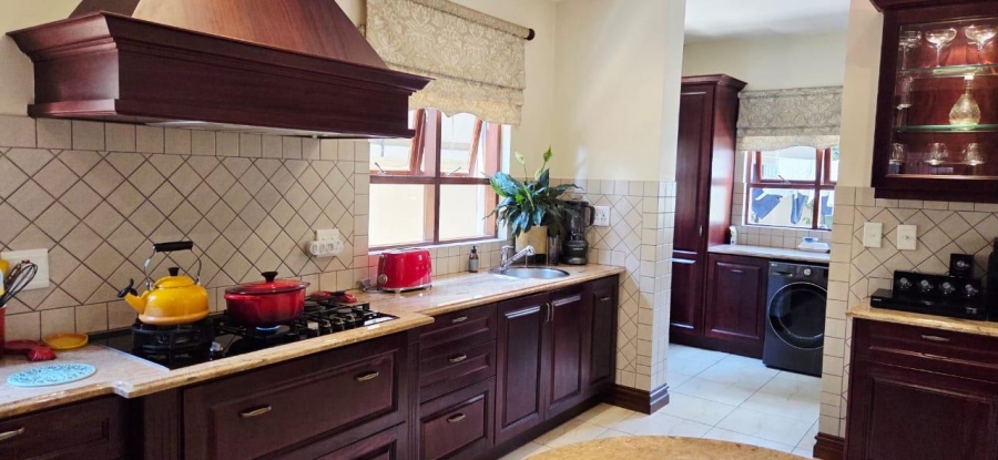 To Let 4 Bedroom Property for Rent in Bryanston East Gauteng