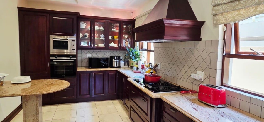 To Let 4 Bedroom Property for Rent in Bryanston East Gauteng