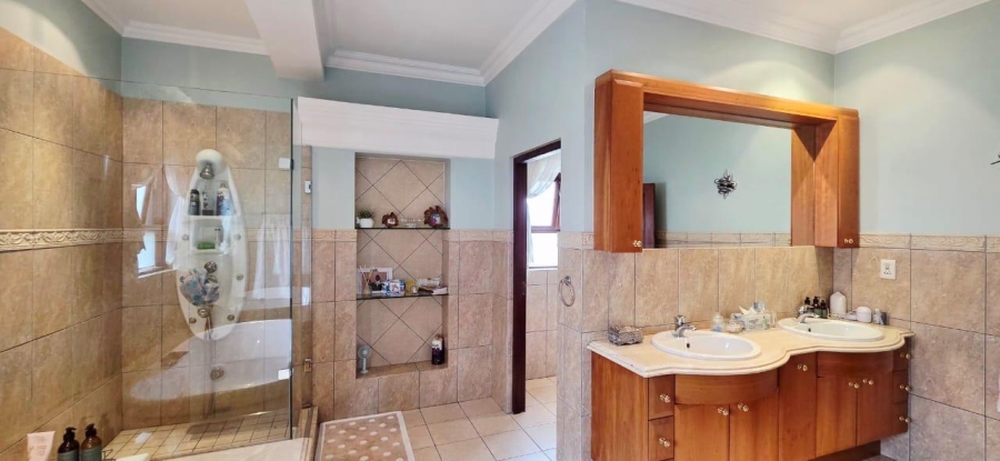 To Let 4 Bedroom Property for Rent in Bryanston East Gauteng