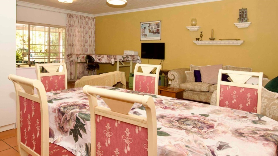 8 Bedroom Property for Sale in Clubview Gauteng