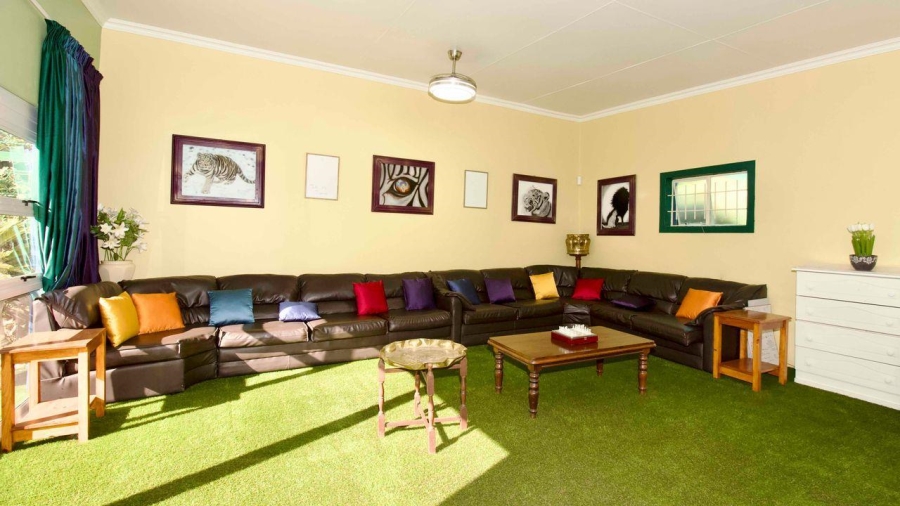 8 Bedroom Property for Sale in Clubview Gauteng