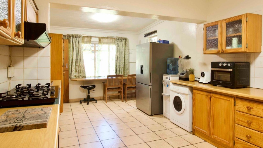 8 Bedroom Property for Sale in Clubview Gauteng