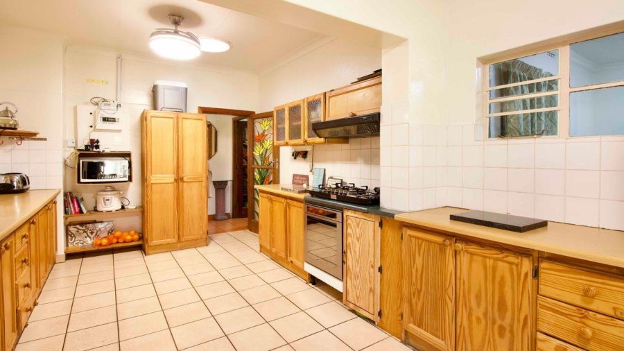 8 Bedroom Property for Sale in Clubview Gauteng