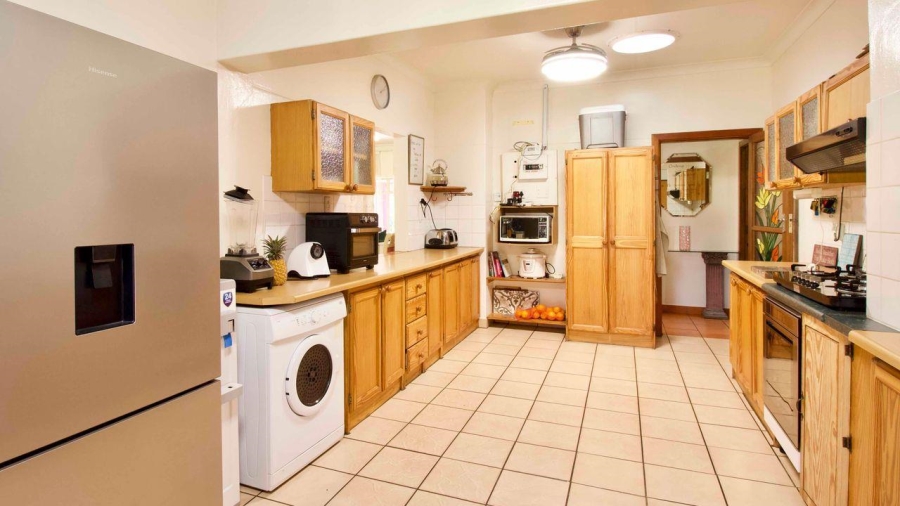 8 Bedroom Property for Sale in Clubview Gauteng