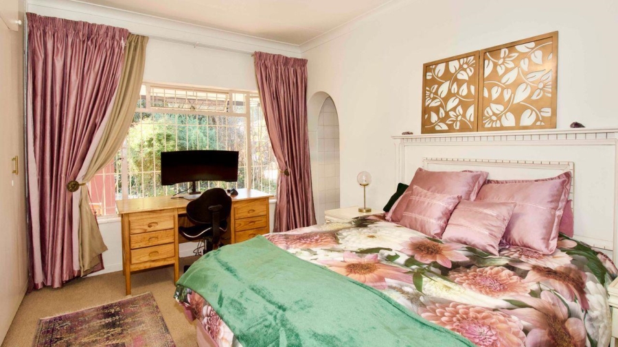 8 Bedroom Property for Sale in Clubview Gauteng