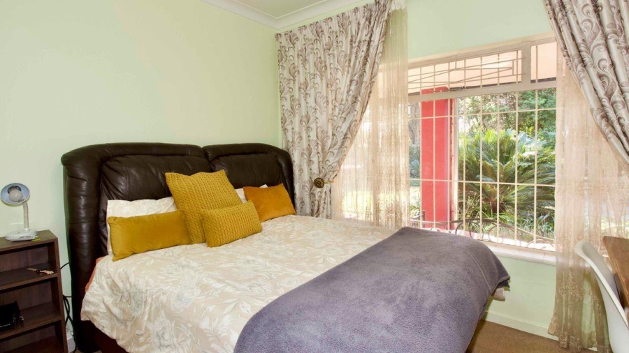 8 Bedroom Property for Sale in Clubview Gauteng