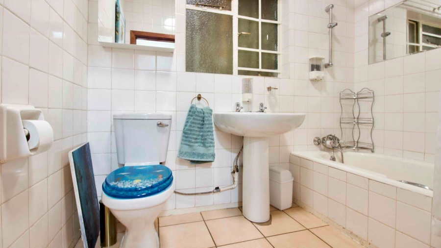 8 Bedroom Property for Sale in Clubview Gauteng