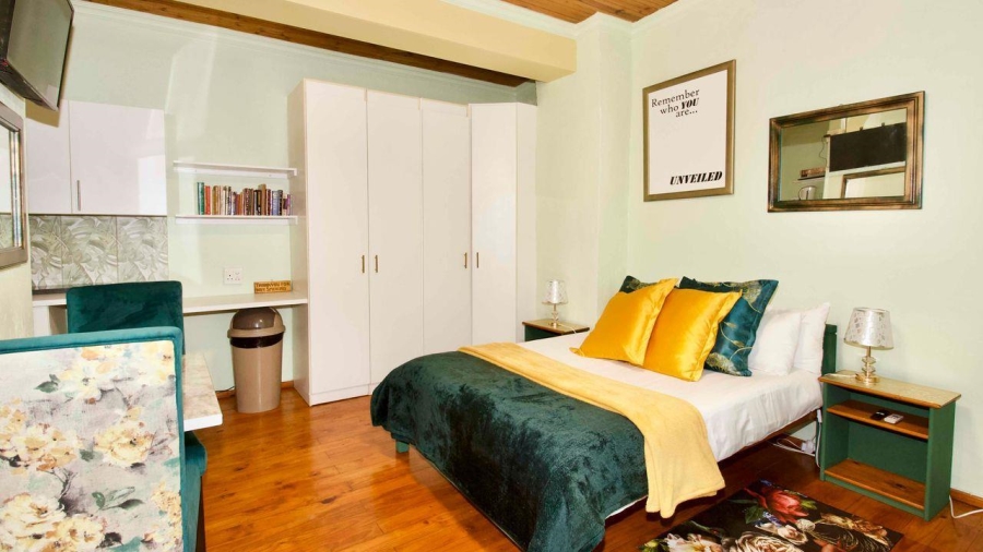 8 Bedroom Property for Sale in Clubview Gauteng