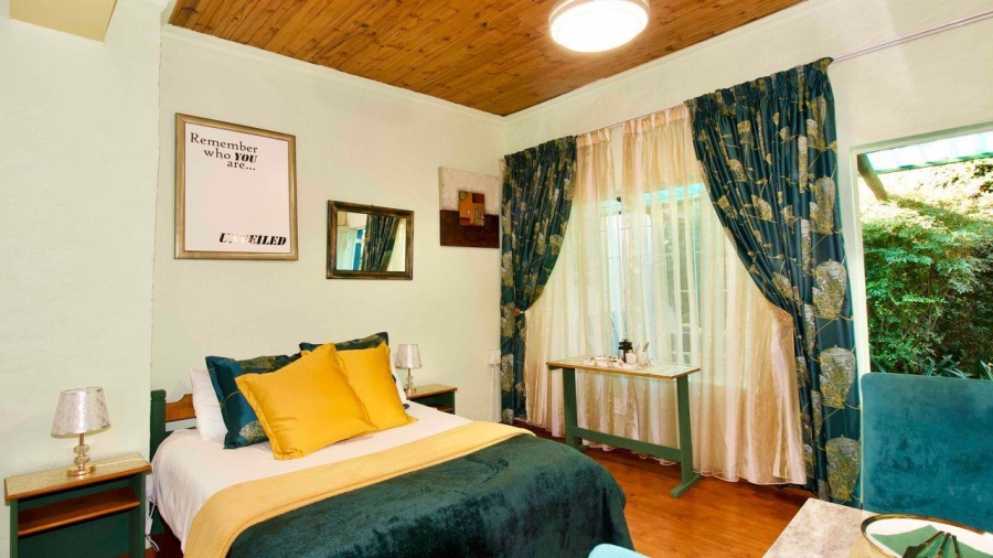 8 Bedroom Property for Sale in Clubview Gauteng